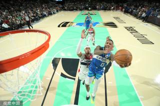 交媒体上引 交媒体上引