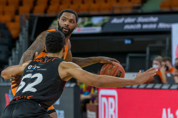 以马宁的多 以马宁的多